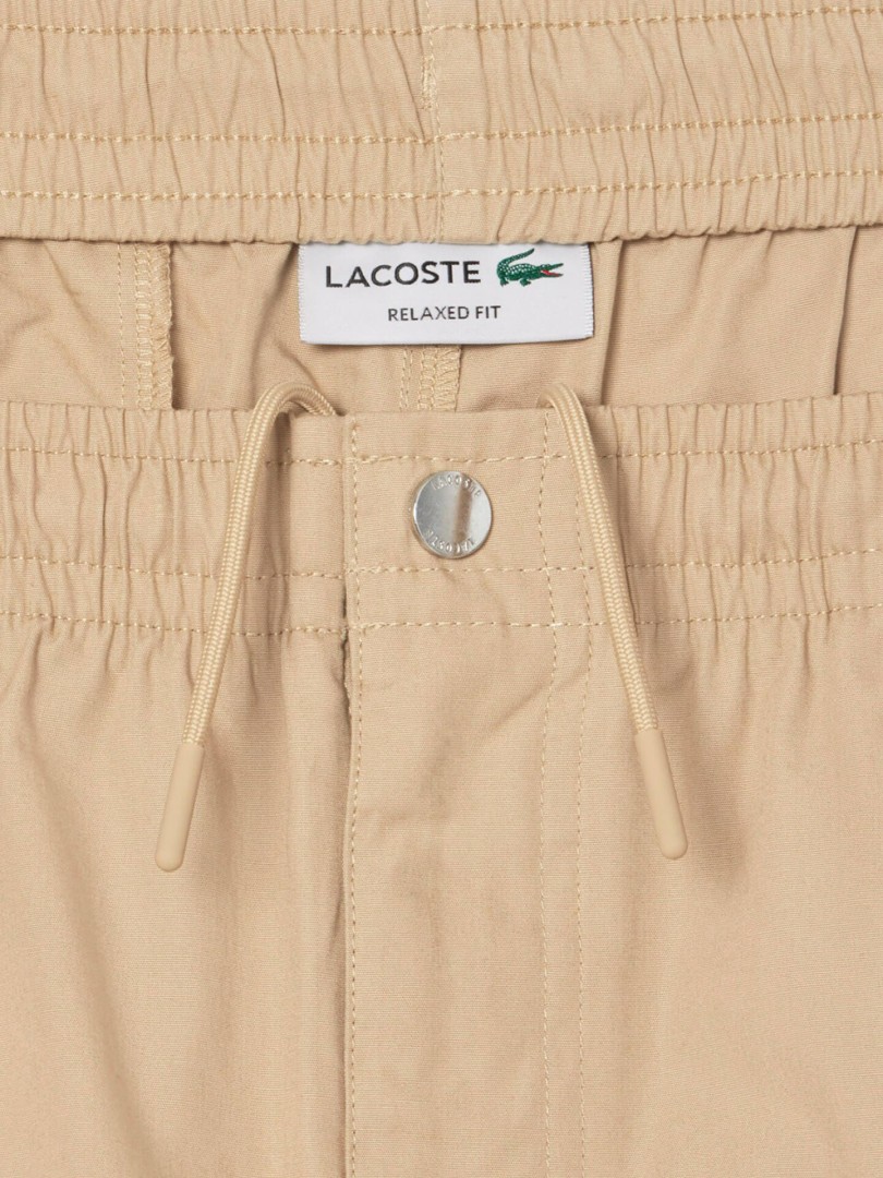 Cal��es Lacoste
