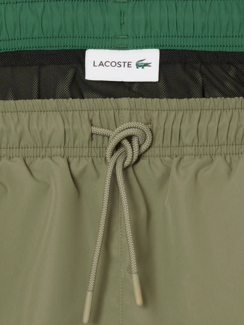 Cal��es Lacoste