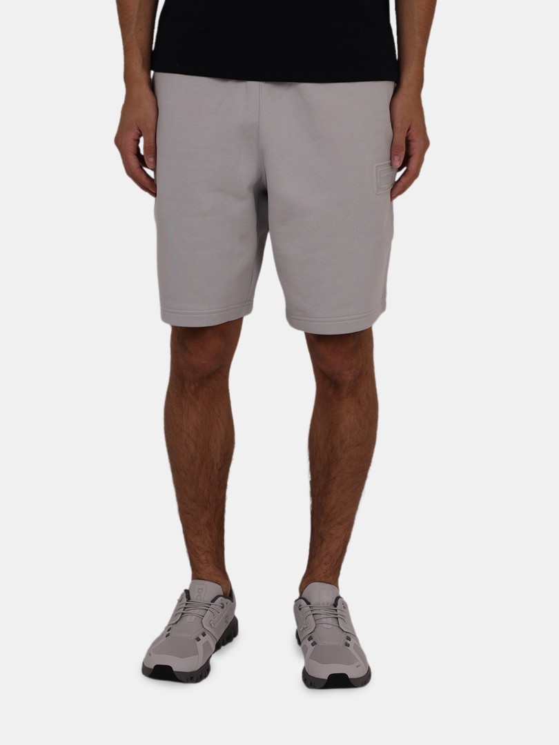 Cal��es Lacoste